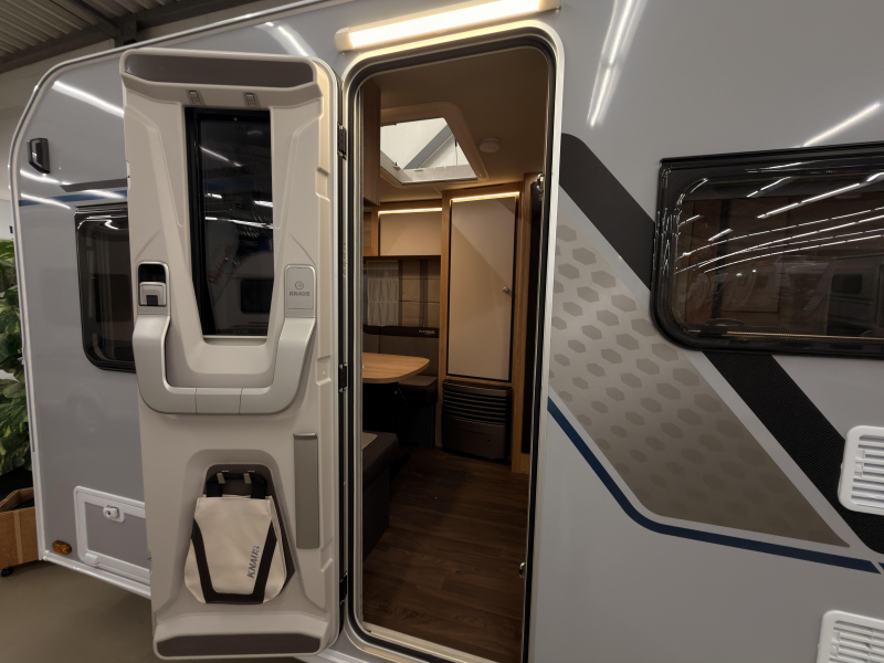 Knaus Sport Platinum 500 EU Platinum+vloer+1800KG  foto: 3