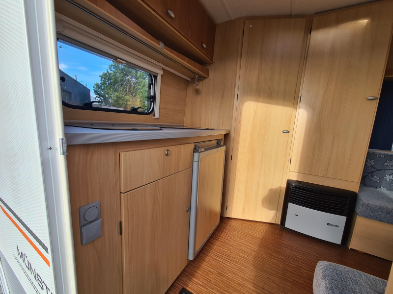 LMC Viola 330 Incl. voortent  foto: 8