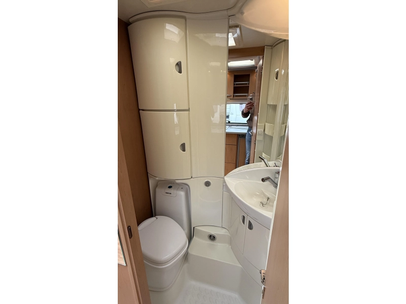 Knaus Sudwind White Edition 500 EU enkele bedden rondzit  foto: 9