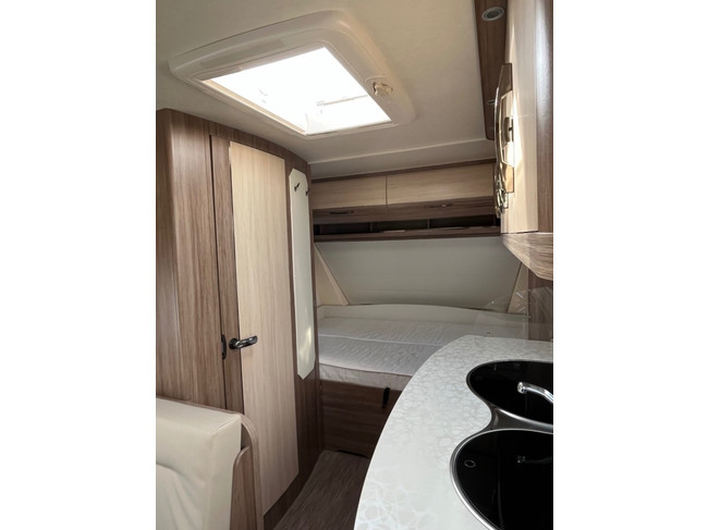 Hobby 440 Sf De Luxe topstaat! vast bed 2014 foto: 8