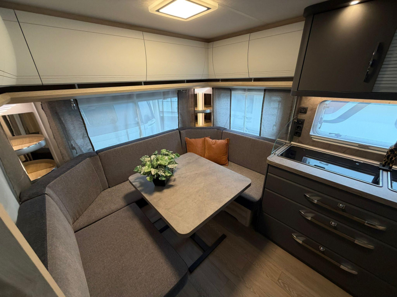 Hobby De Luxe 460 UFE ACTIEPRIJS! 
