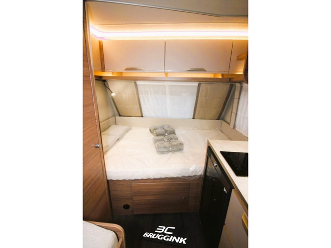 Knaus Sport E-Power Selection 400 QD DWARS BED 210CM AIRCO foto: 7