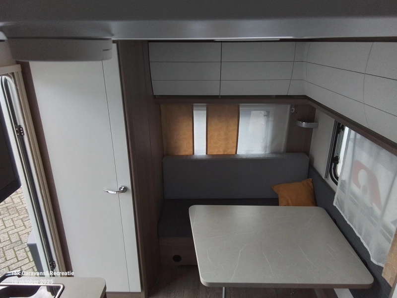 Hobby On Tour 390 SF compacte caravan  foto: 6