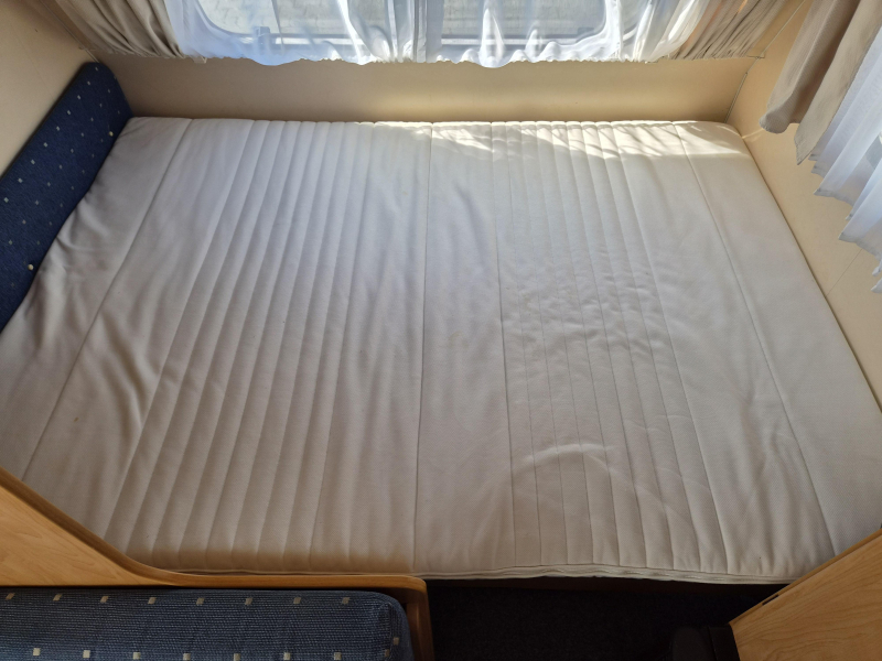 Caravelair Antares 400 Voortent en Luifel  foto: 8