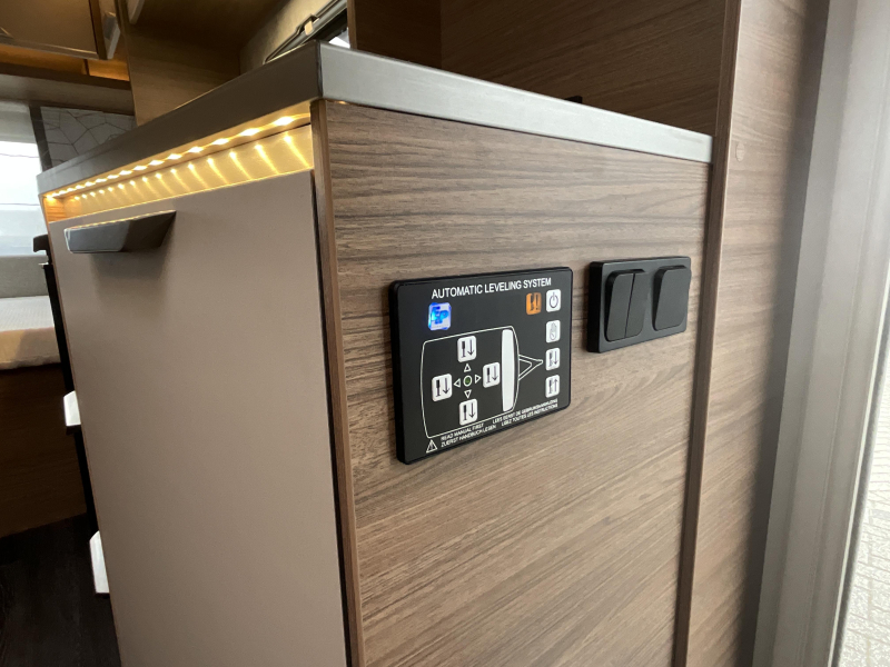 Knaus Sport E-Power Selection 420 QD AIRCO-LEVELSSYTEEM-LUIFEL  foto: 12