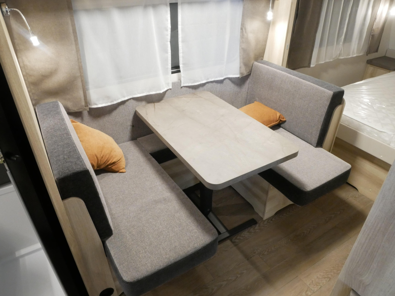 Hobby De Luxe 460 SFF Model 2027  foto: 9