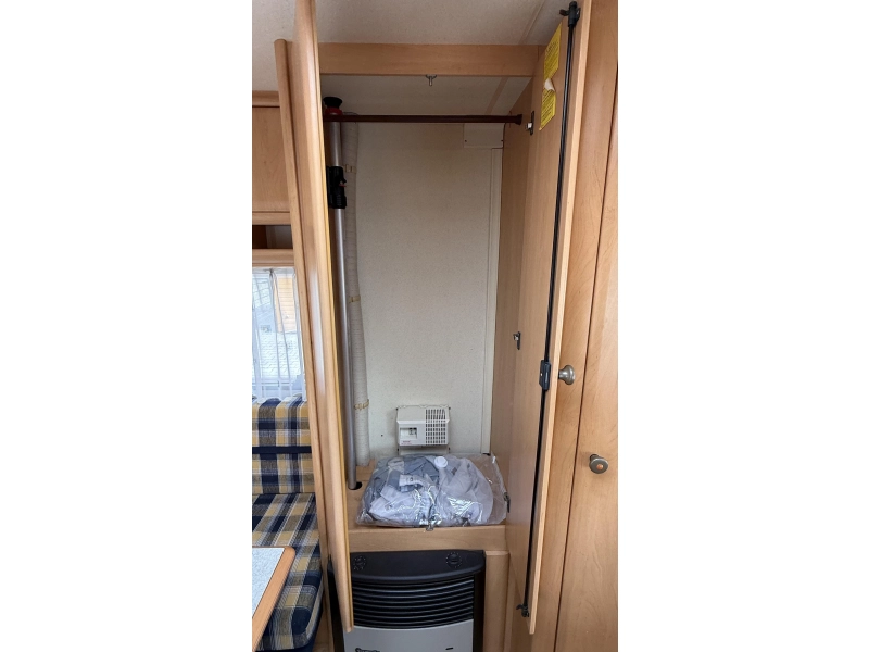 Hobby De luxe Easy 450 UF dwars bed rondzit toilet  foto: 4