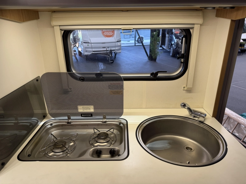 Adria Aviva 370 CP Mover | Stapelbed | Fiets  foto: 18
