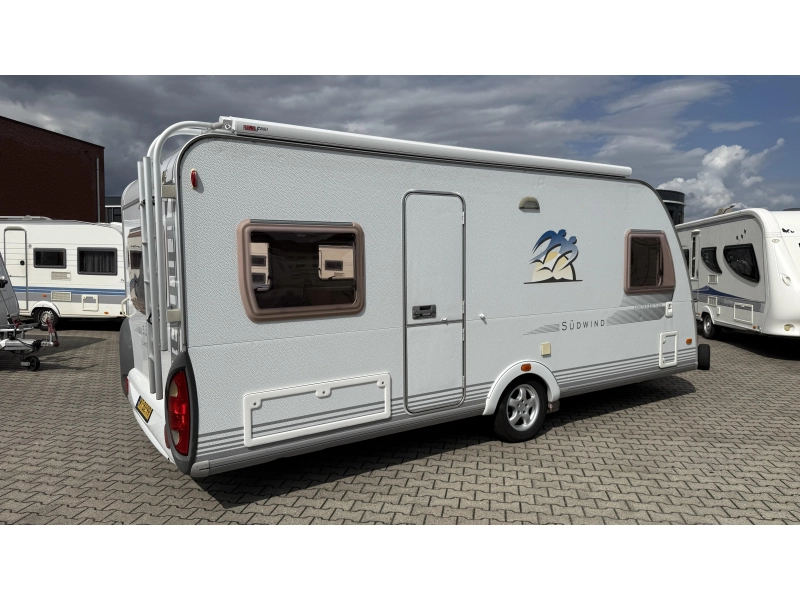 Knaus Sudwind 500 FU frans bed rondzit toilet  foto: 13
