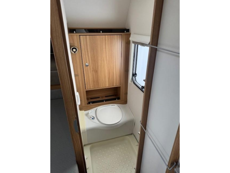 Dethleffs Camper 440 zakluifel atc  foto: 11