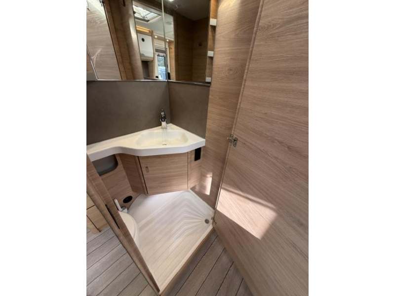 Knaus Sudwind 60 Years 500 EU Mover en Fietsendrager  foto: 21