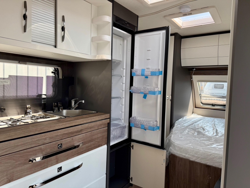 Hobby Excellent Edition 460 UFE Frans bed & rondzit!  foto: 19