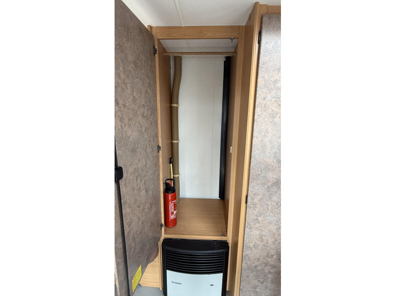 Bürstner Avanti 460 rondzit zit toilet 