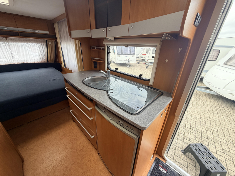 Dethleffs Camper Lifestyle 590 S Queensbed Airco tent  foto: 5