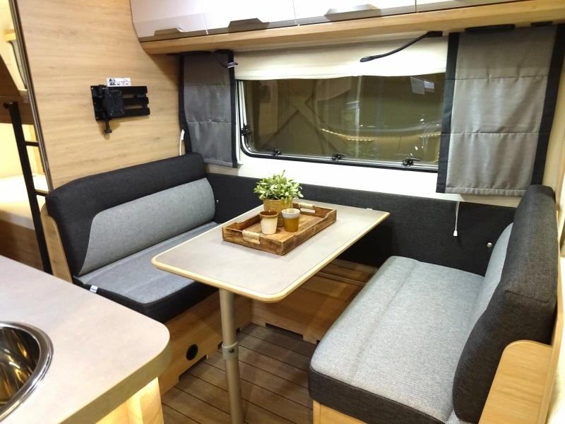Knaus Sudwind Black Selection 500 QDK 50j witoma actiepakket 