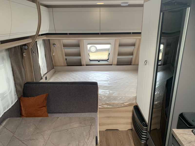 Hobby De Luxe 490 KMF Model 2026  foto: 2
