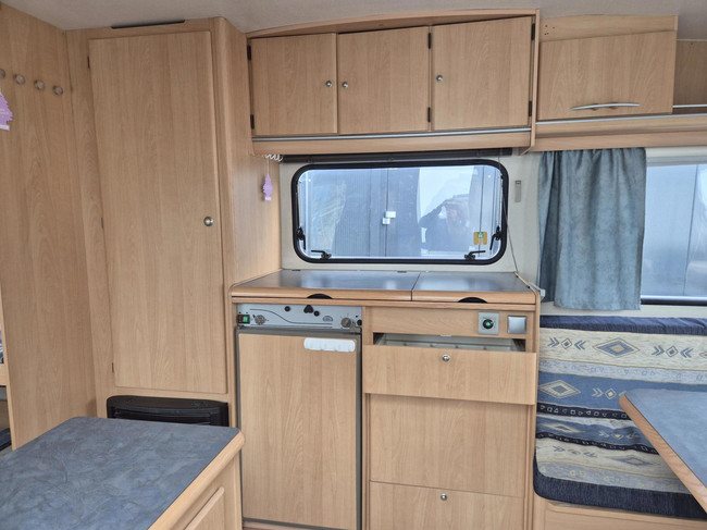 Adria ALTEA 502DT 3 pers. triple stapelbed & voortent 1e eig foto: 8