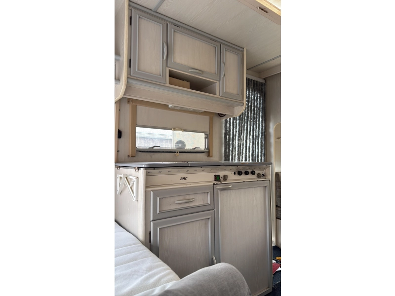 LMC Luxus 390 P zit bed toilet  foto: 4