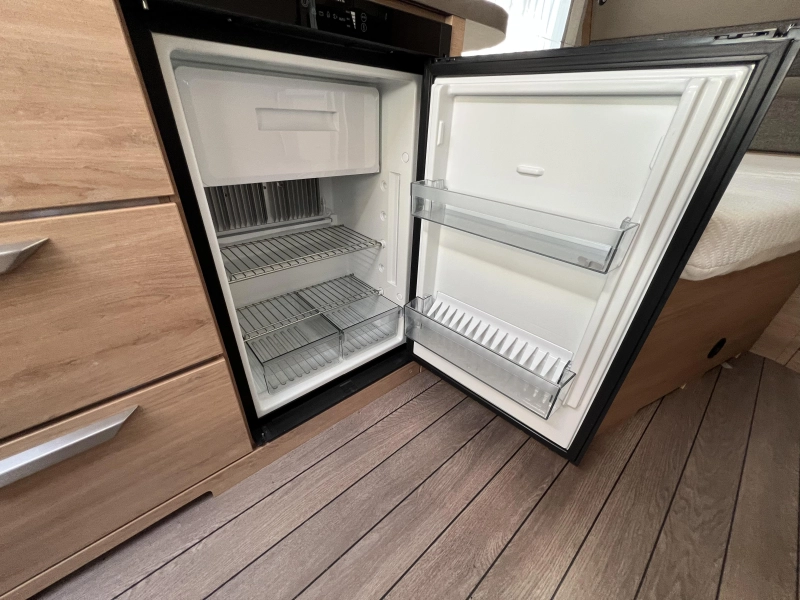 Knaus Sudwind 60 Years 450 FU voortent audioinstallatie  foto: 8