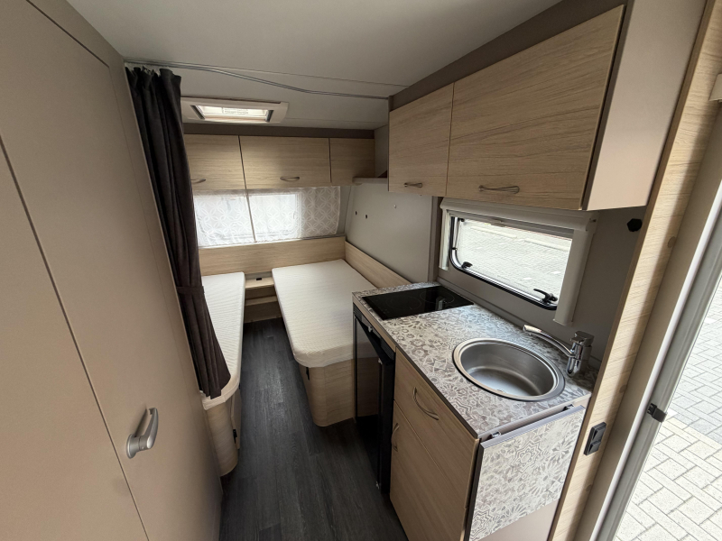 Weinsberg CaraCito 470 EU Enkele bedden  foto: 8