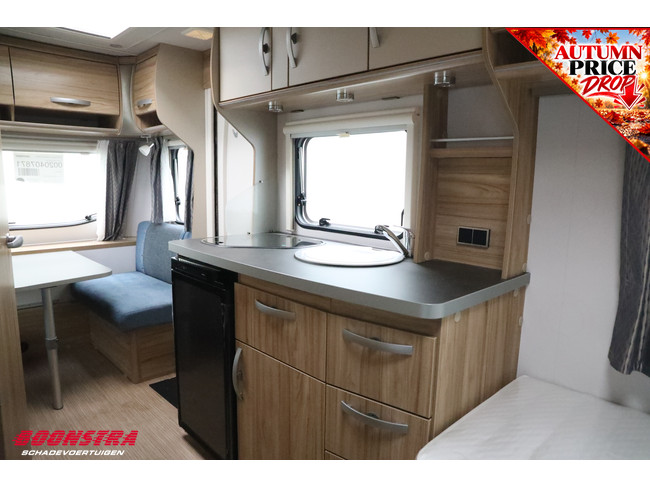 Eriba Nova Light 442 Elegance Luifel Middenkeuken Lengtebed LMV foto: 17