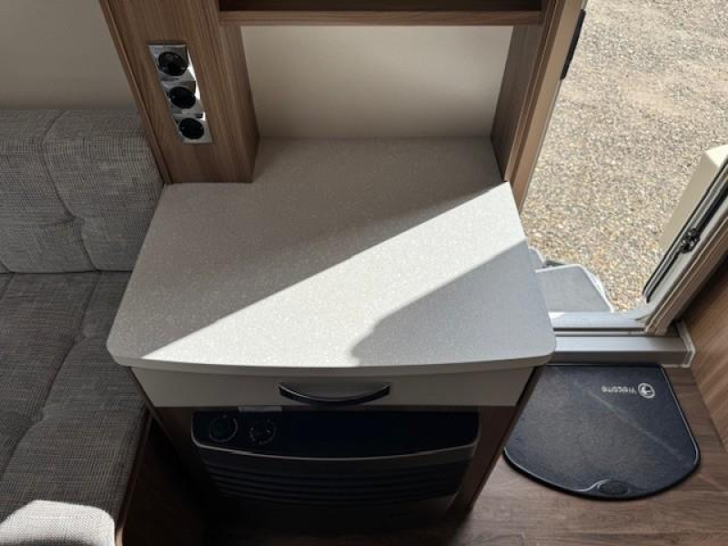 Sprite Alpine 420 CT mover airco zakluifel enz  foto: 11