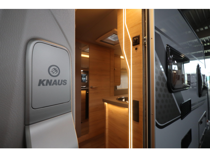 Knaus Sudwind Black Selection 460 EU Enkele bedden  foto: 4