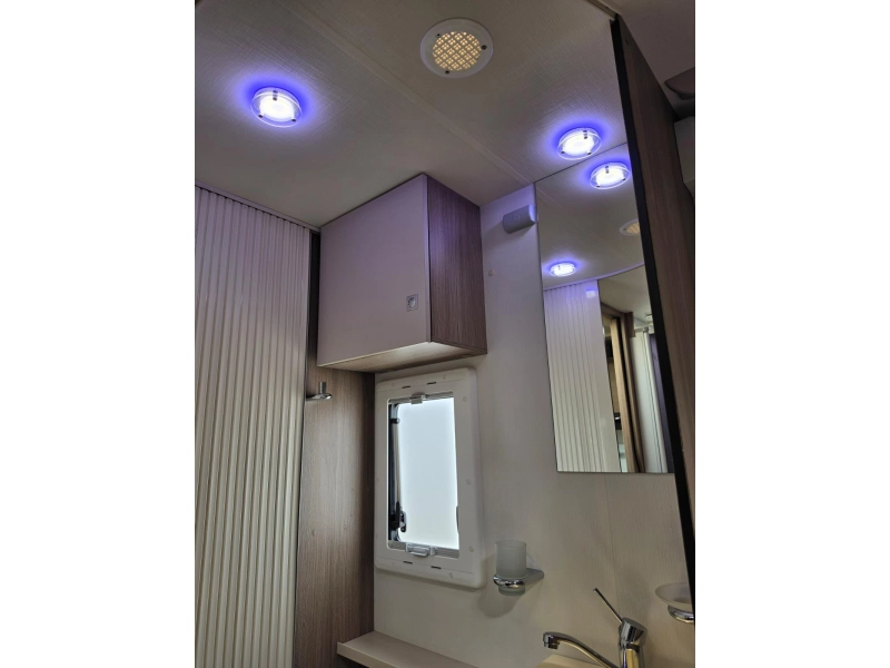 Challenger 288 EB Queensbed/Hefbed/155 pk  foto: 16
