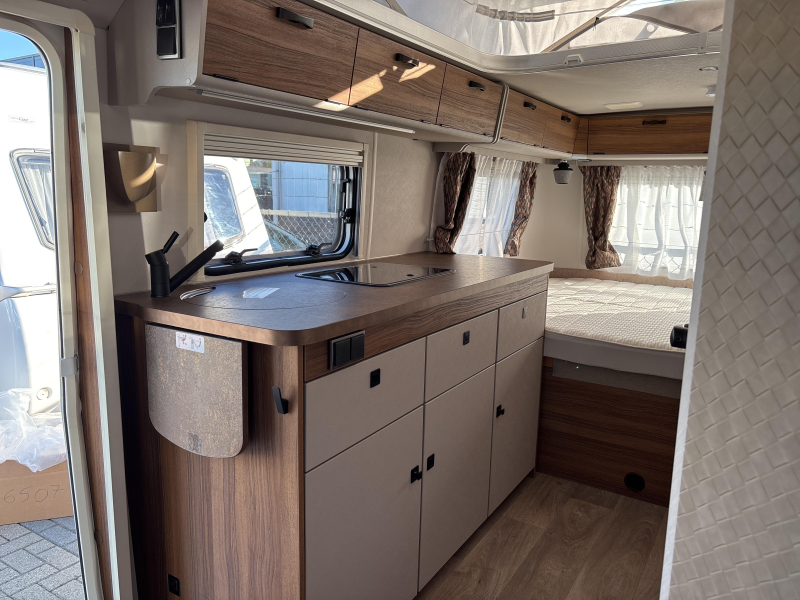 Eriba Touring 630 Legend Mover/Thule luifel  foto: 7