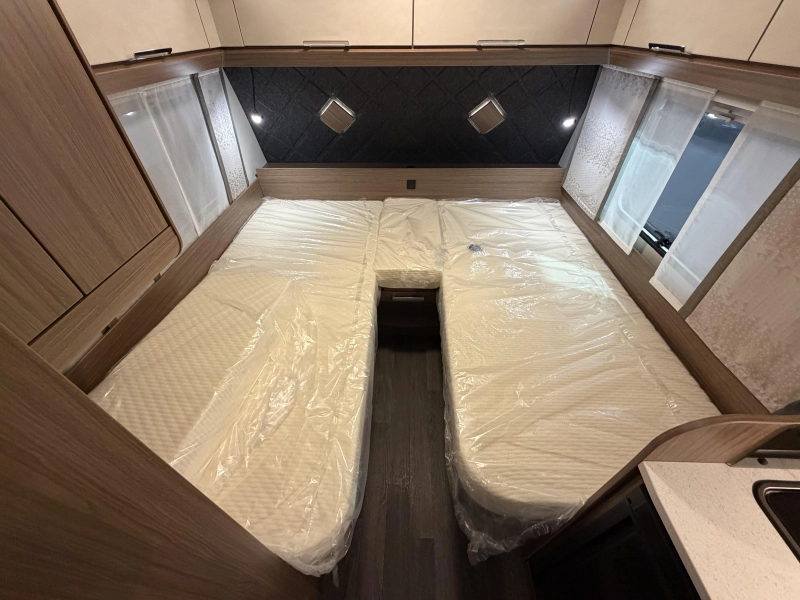 Tabbert Cazadora 460 E enkele bedden  foto: 14