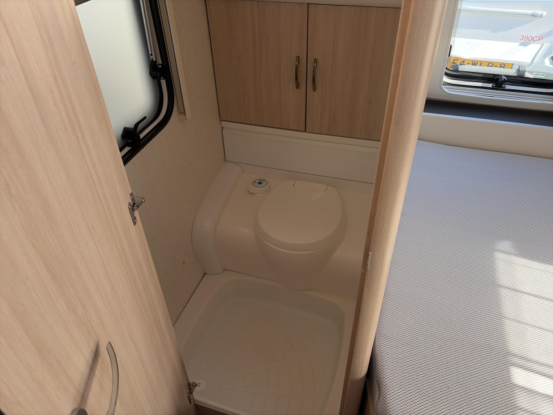 Hobby De Luxe Edition 460 UFE Mover/Fietsdrager  foto: 3
