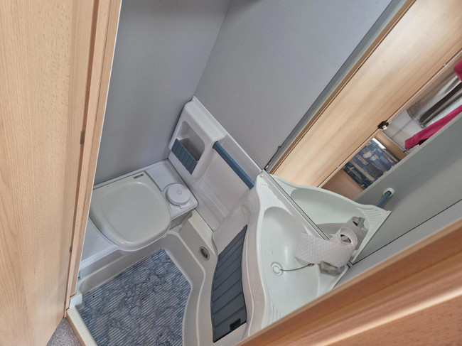 Eifelland 550TKM Stapelbed + treinzit + voortent. 5 pers. foto: 15