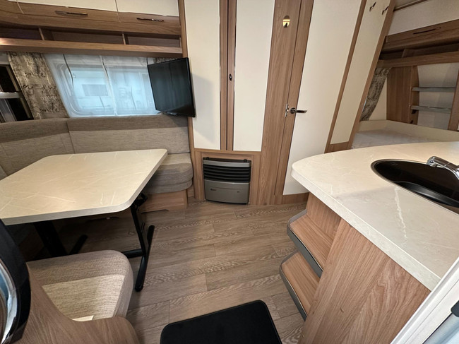 Hobby De Luxe 455 UF foto: 3
