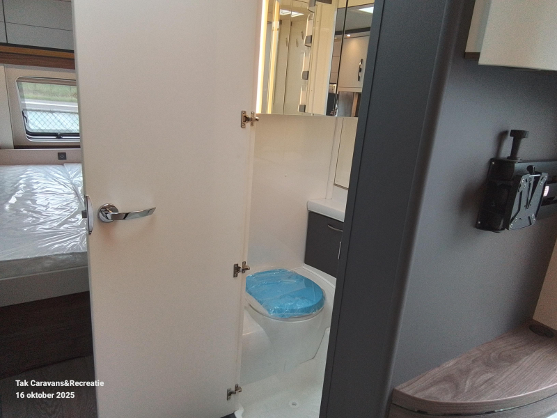 Hobby Excellent Edition 540 UFF met queensbed  foto: 9