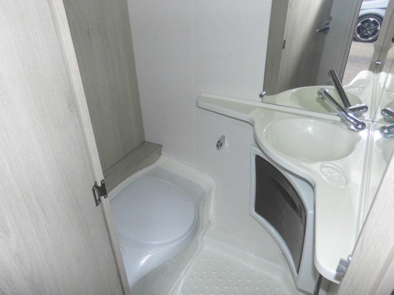 Caravelair Antares 400 Cassetteluifel.  foto: 5