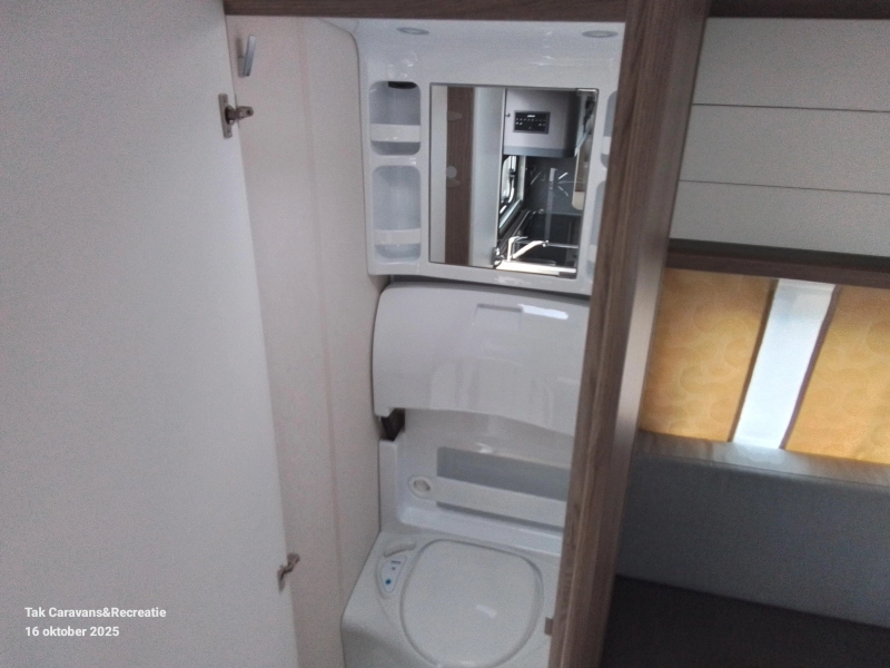 Hobby On Tour 390 SF compacte caravan  foto: 7