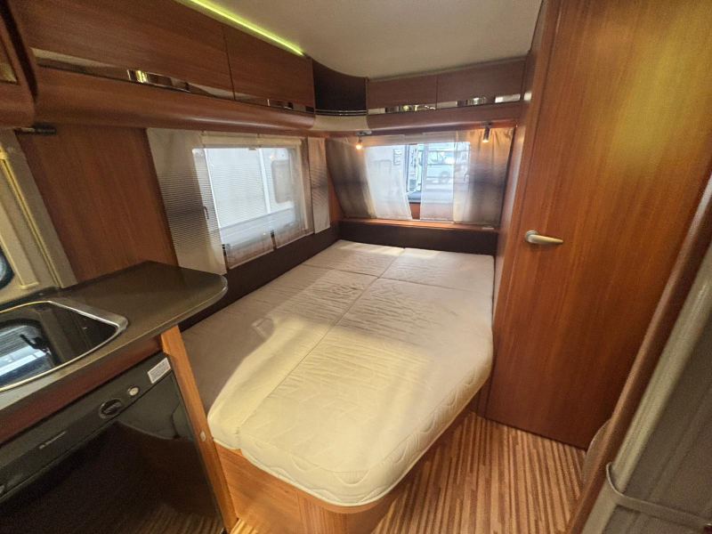 Adria Adora 462 PU voortent, fietsenrek.  foto: 10