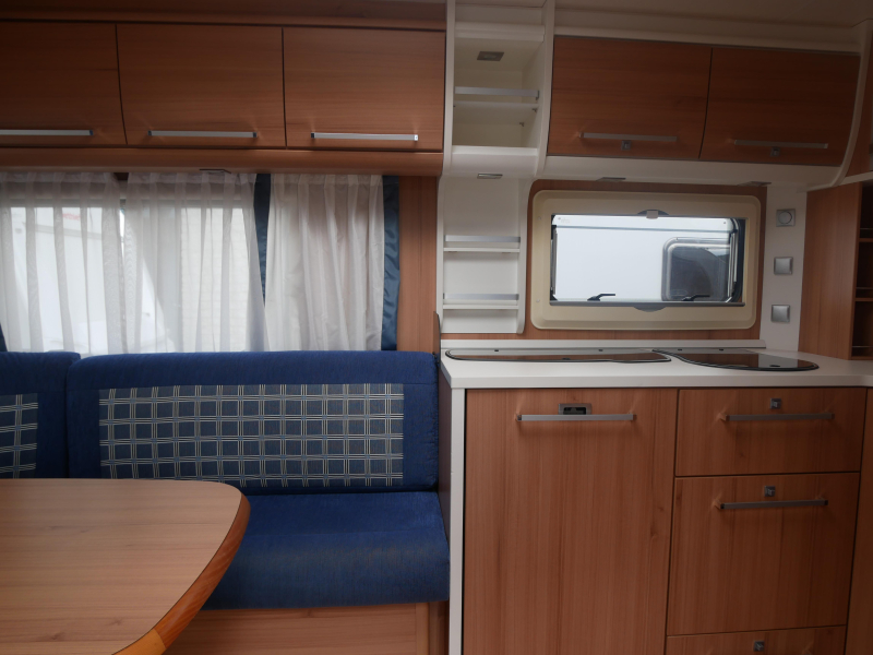 Knaus Sudwind 500 FU Voortent + cassetteluifel 