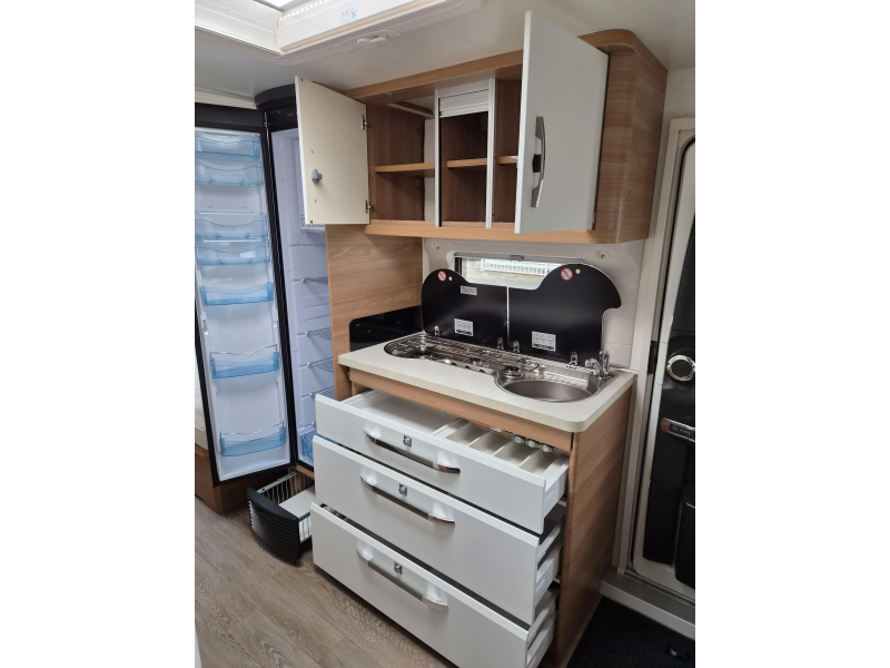 Hobby De Luxe 495 UL Enkele bedden-Mover-Airco  foto: 6