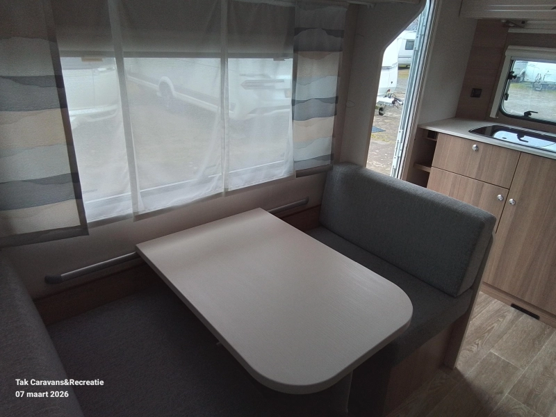 Dethleffs C'Joy 420 QSH Compleet met dwars bed 