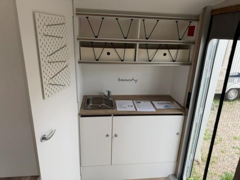 Hobby Beachy 420 lichte caravan  foto: 10