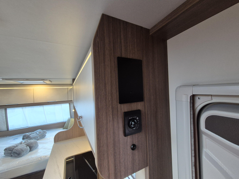 Tabbert Cazadora 420 QD 2.3 Indeling met mega keuken!  foto: 14