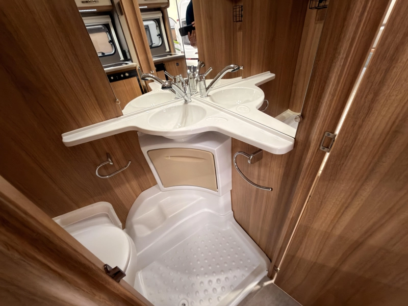Caravelair Antares Style 450 Luifel+mover+voortent  foto: 12
