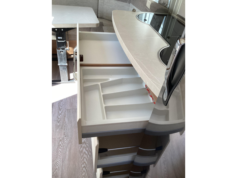 Hobby De Luxe 460 UFE omnistor  foto: 13