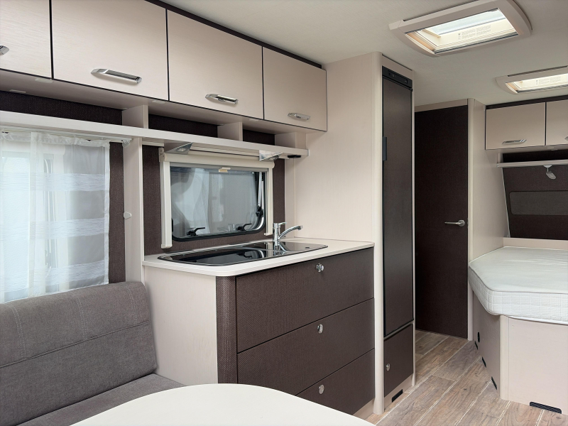 Dethleffs C'Go 495 FR Mover/Voortent  foto: 6