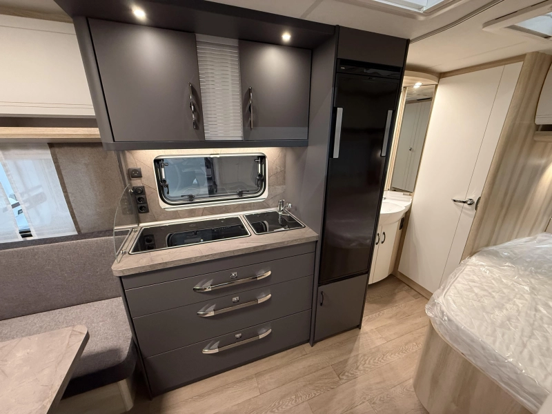Hobby De Luxe 460 UFE 