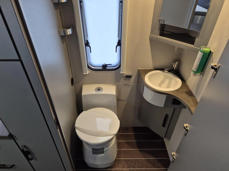 Knaus Sport en Fun 480 QL mover, airco, luchttent  foto: 17