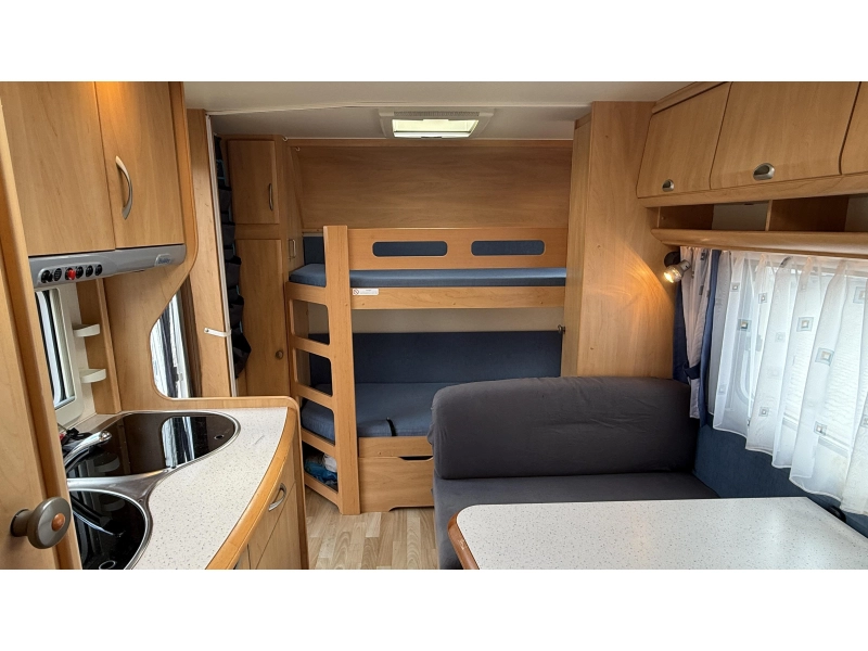Hobby De luxe Easy 500 KMFE stapelbed zit frans bed  foto: 1