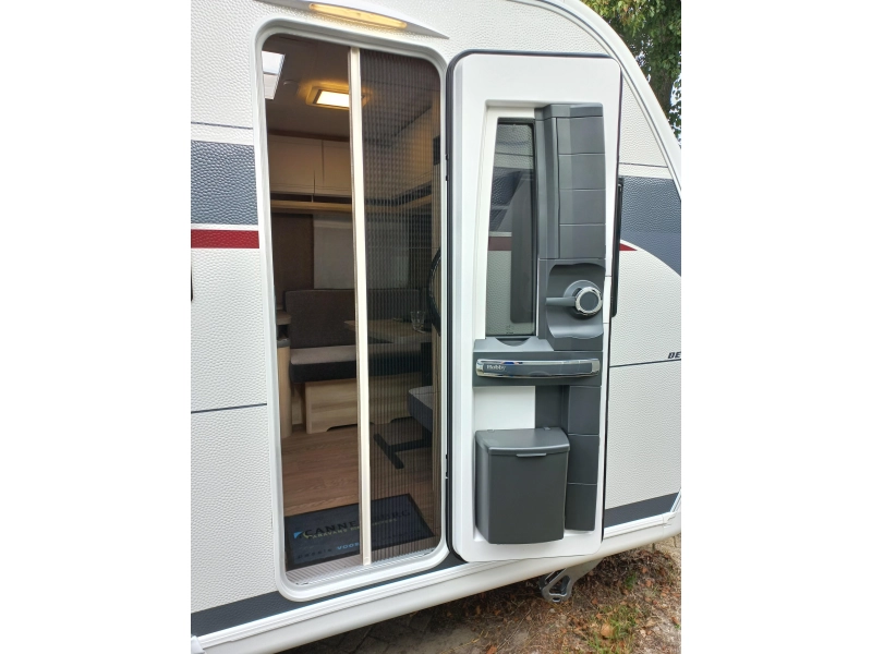Hobby De Luxe 460 LU 1500kg  foto: 2