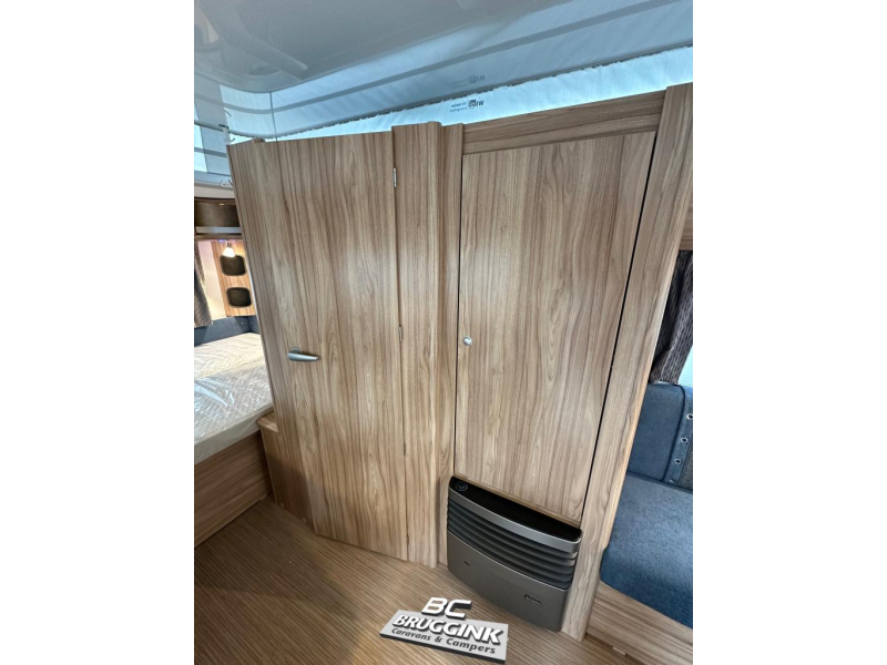 Eriba Feeling 425 DWARSBED VLOERVERW MOVER  foto: 10
